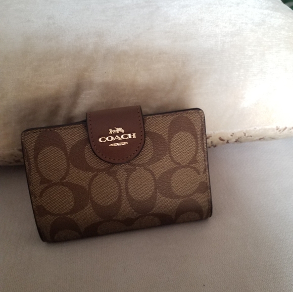 Coach Medium Corner Zip Wallet in Signature Canvas - Picture 5 of 5